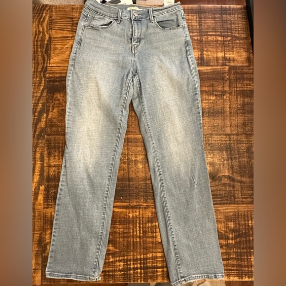 EUC- Levi’s 505 Straight Leg Jeans - Picture 3 of 8
